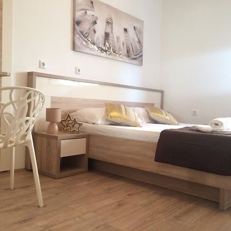 Apartmani Emilio Novalja Bagian luar foto
