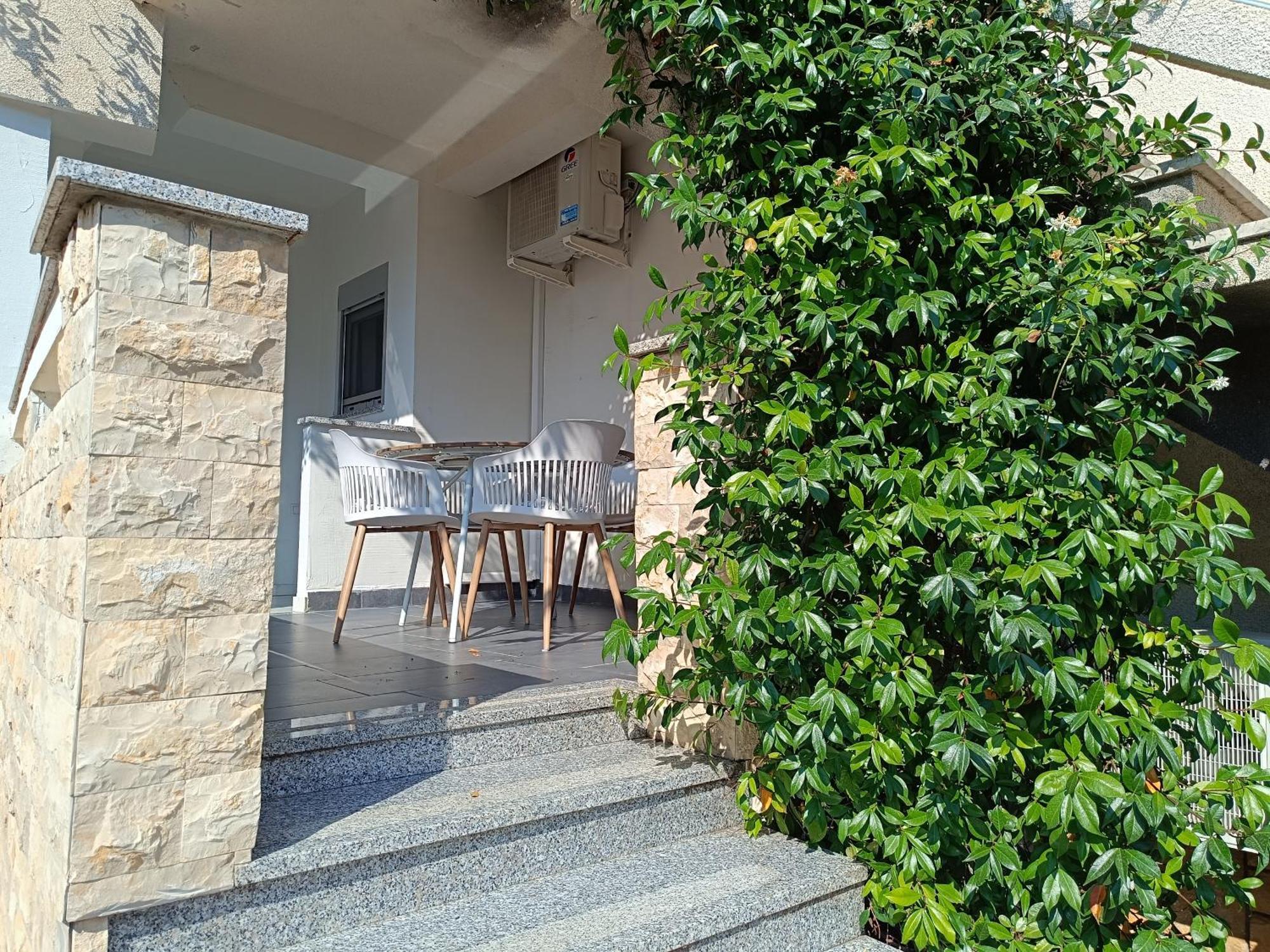 Apartmani Emilio Novalja Bagian luar foto