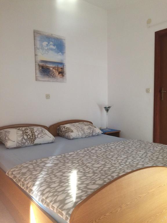 Apartmani Emilio Novalja Bagian luar foto