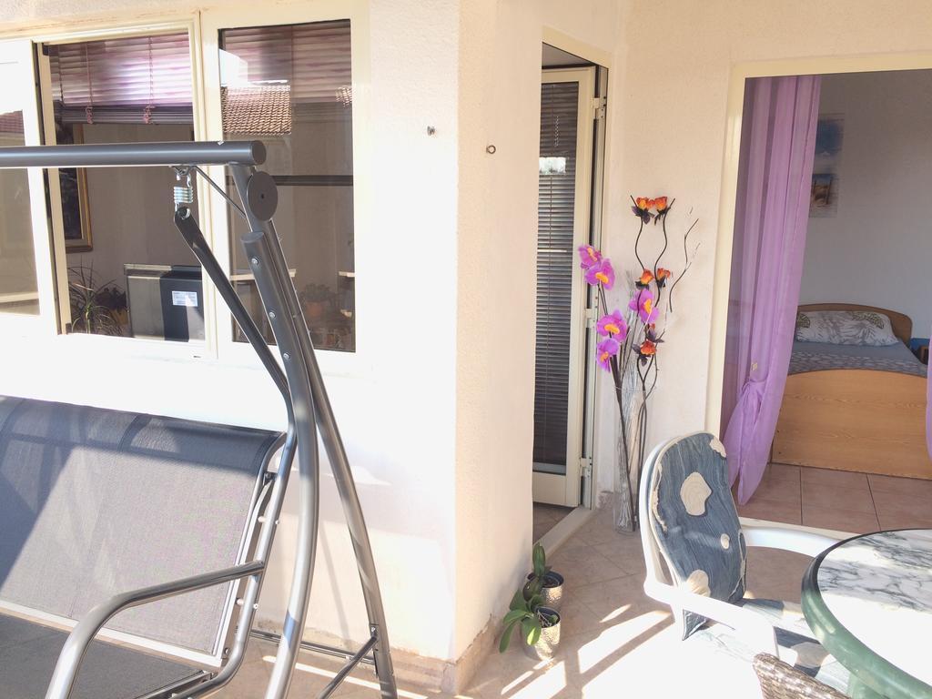 Apartmani Emilio Novalja Bagian luar foto
