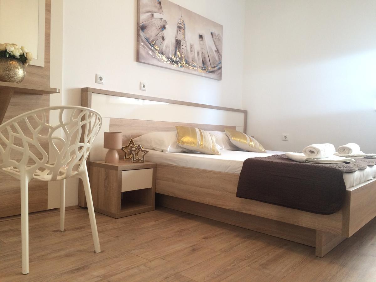 Apartmani Emilio Novalja Bagian luar foto