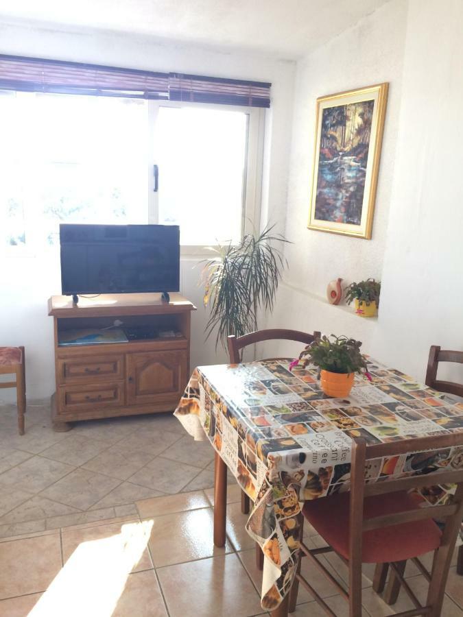 Apartmani Emilio Novalja Ruang foto