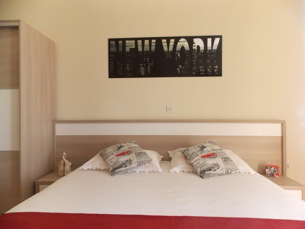 Apartmani Emilio Novalja Ruang foto
