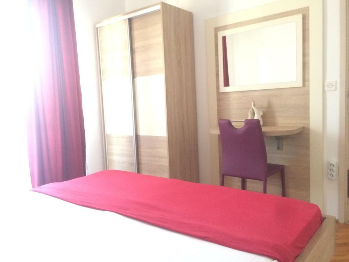 Apartmani Emilio Novalja Bagian luar foto