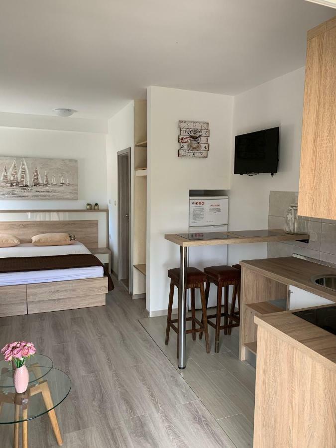 Apartmani Emilio Novalja Bagian luar foto